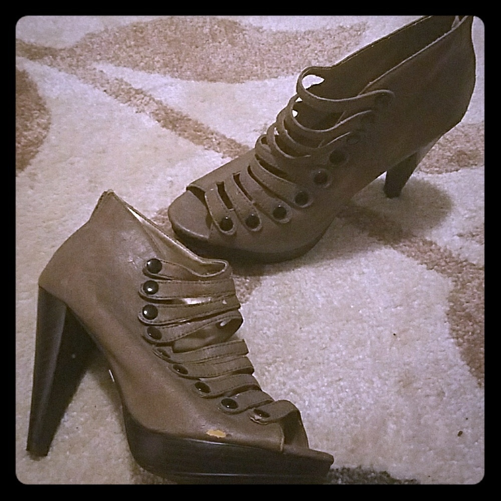 2 pairs for $10 one GUESS other Charlotte Russe - Picture 1 of 3